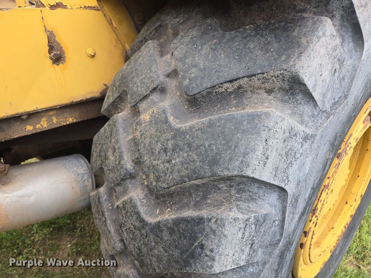 image for item ED2523 1977 Caterpillar 613B elevating scraper