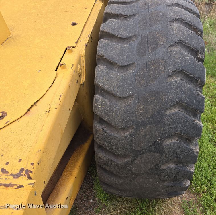 image for item ED2523 1977 Caterpillar 613B elevating scraper