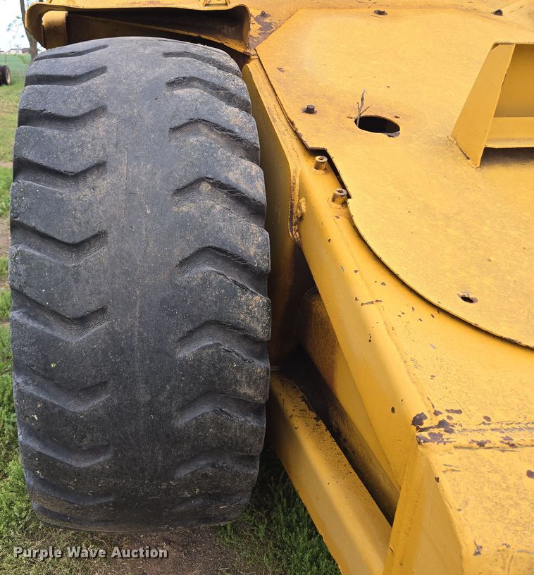 image for item ED2523 1977 Caterpillar 613B elevating scraper