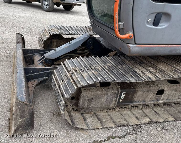 image for item ED4199 2006 Hitachi Zaxis 80 excavator