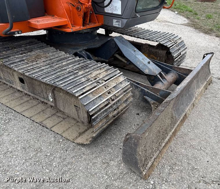 image for item ED4199 2006 Hitachi Zaxis 80 excavator