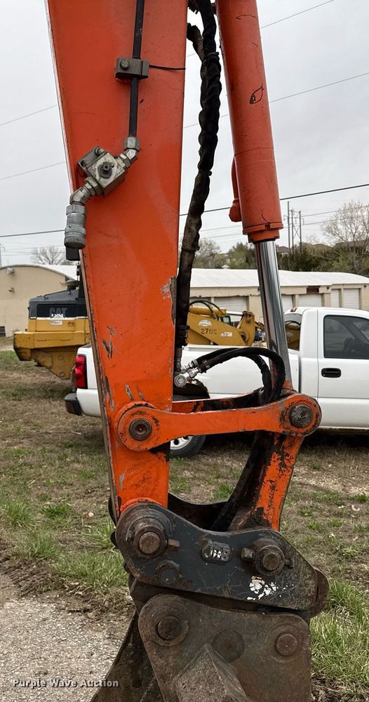 image for item ED4199 2006 Hitachi Zaxis 80 excavator