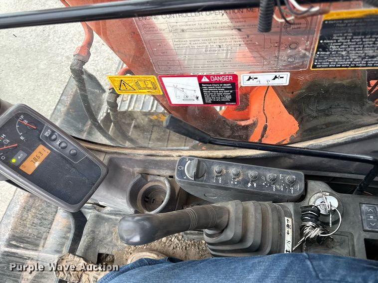 image for item ED4199 2006 Hitachi Zaxis 80 excavator