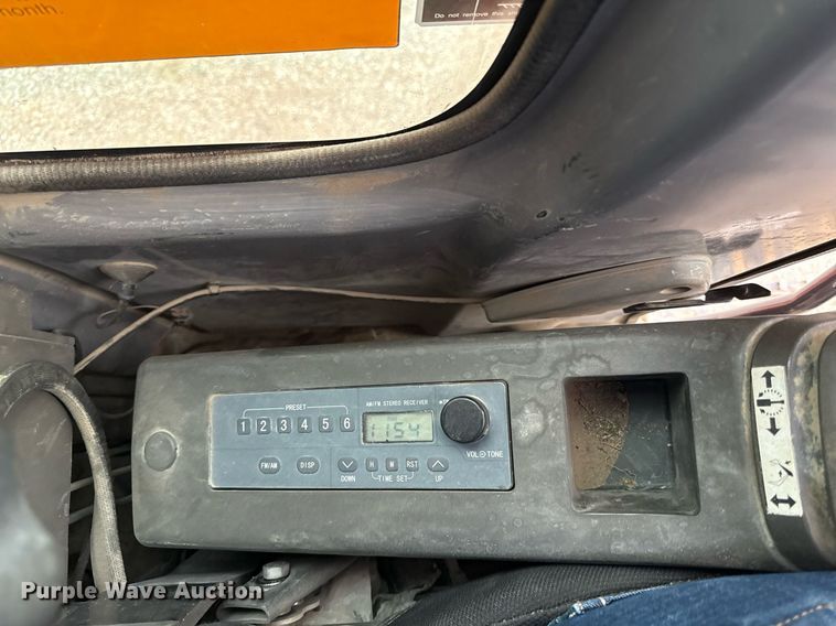 image for item ED4199 2006 Hitachi Zaxis 80 excavator