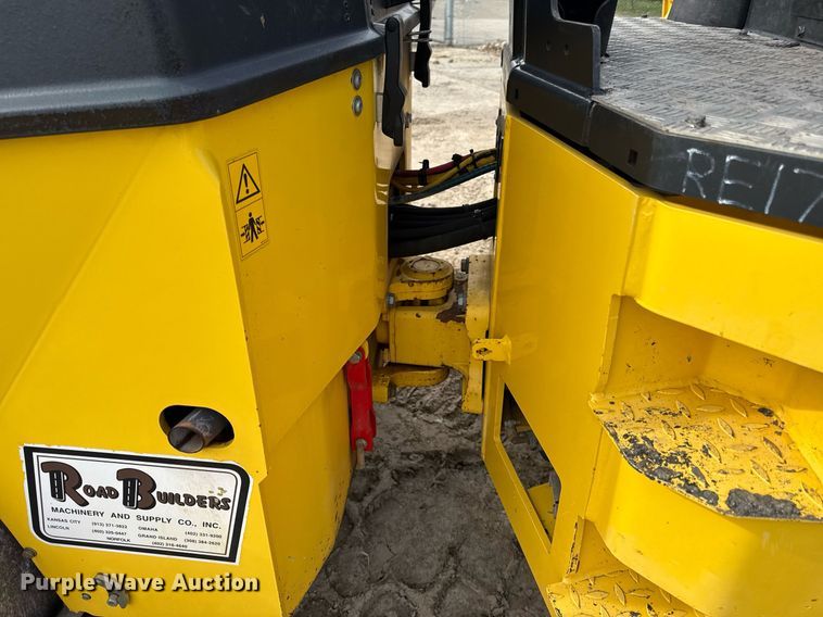 image for item ED4203 2021 Bomag BW138AD-5 double drum vibratory roller