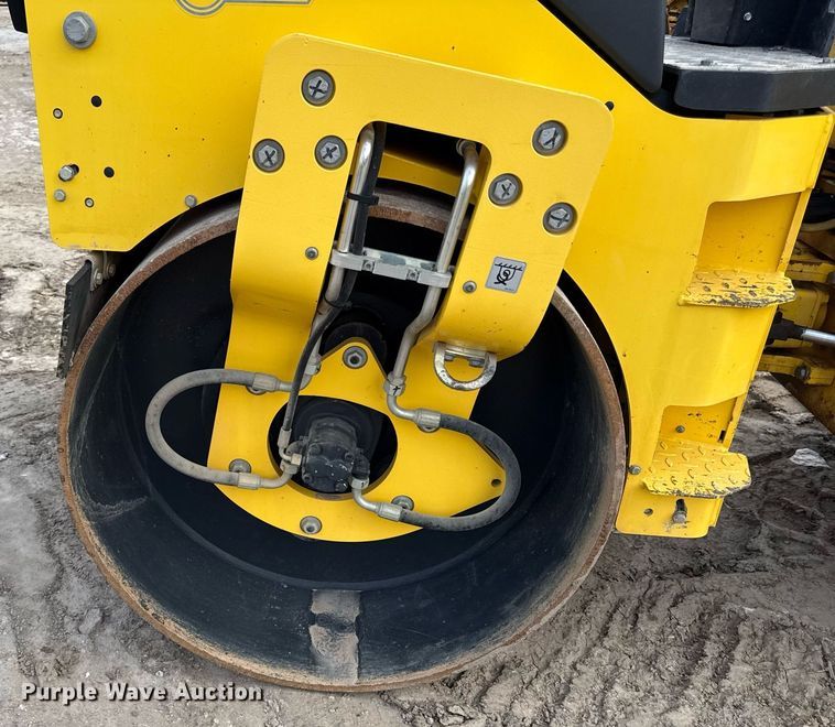 image for item ED4203 2021 Bomag BW138AD-5 double drum vibratory roller