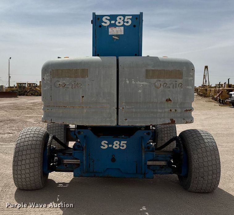 image for item ED5572 2008 Genie S-85 boom lift