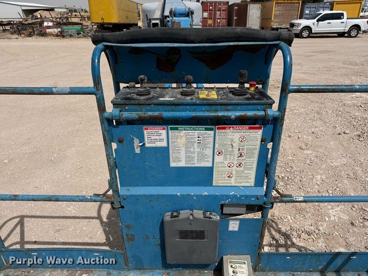 image for item ED5572 2008 Genie S-85 boom lift