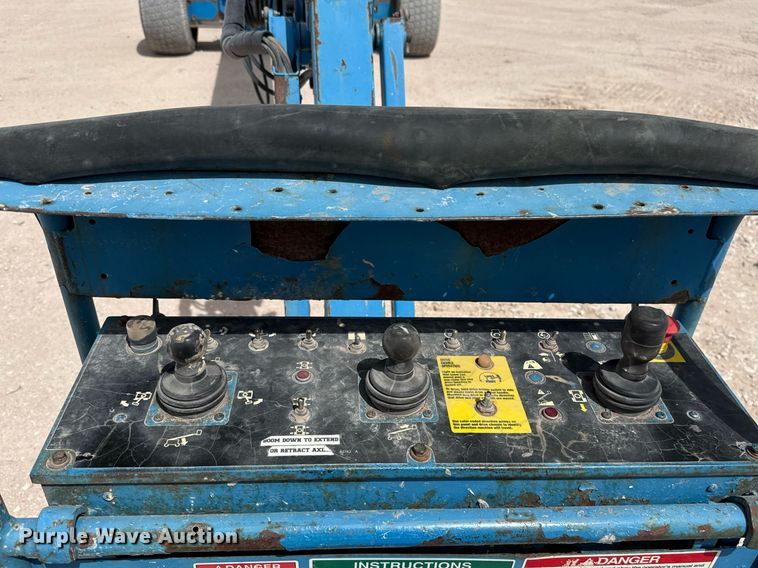 image for item ED5572 2008 Genie S-85 boom lift