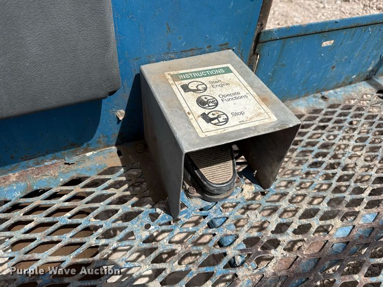 image for item ED5572 2008 Genie S-85 boom lift