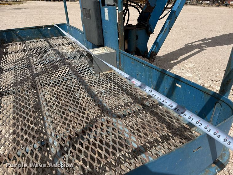 image for item ED5572 2008 Genie S-85 boom lift