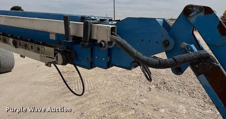 image for item ED5572 2008 Genie S-85 boom lift