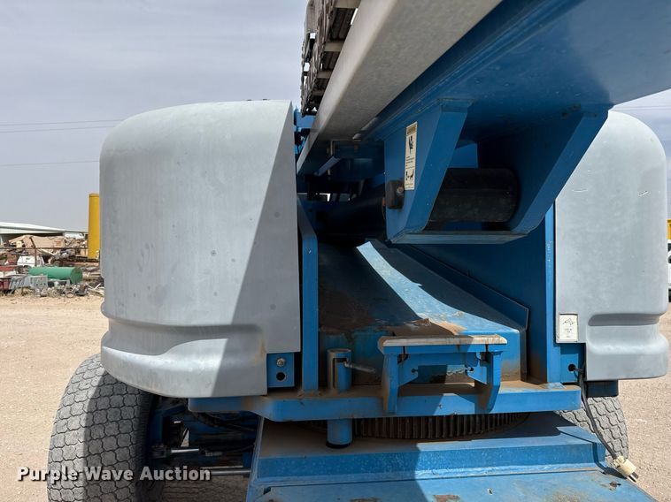 image for item ED5572 2008 Genie S-85 boom lift