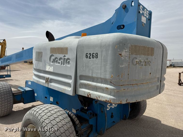 image for item ED5572 2008 Genie S-85 boom lift