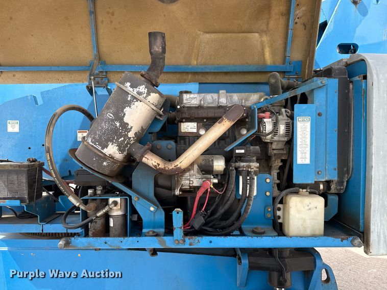 image for item ED5572 2008 Genie S-85 boom lift