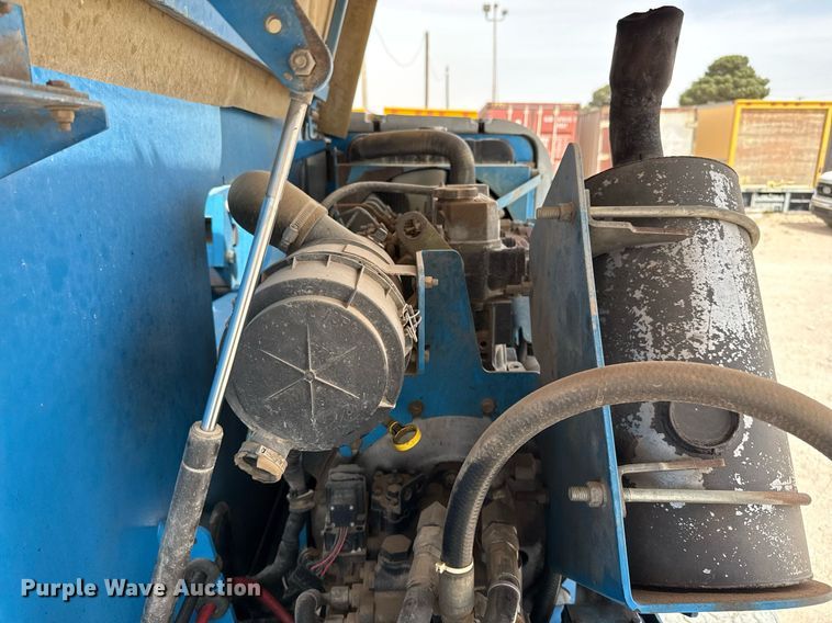 image for item ED5572 2008 Genie S-85 boom lift