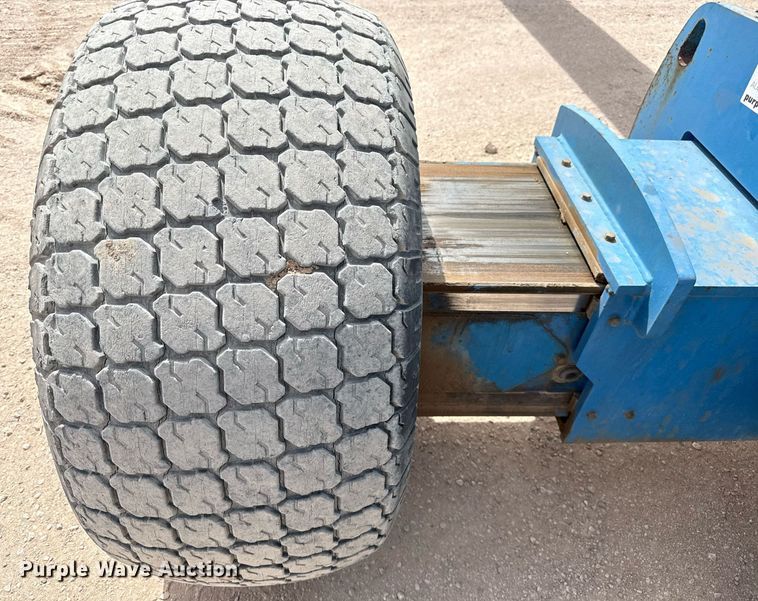 image for item ED5572 2008 Genie S-85 boom lift