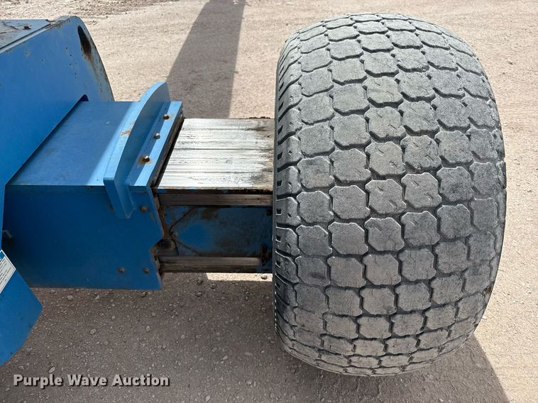 image for item ED5572 2008 Genie S-85 boom lift