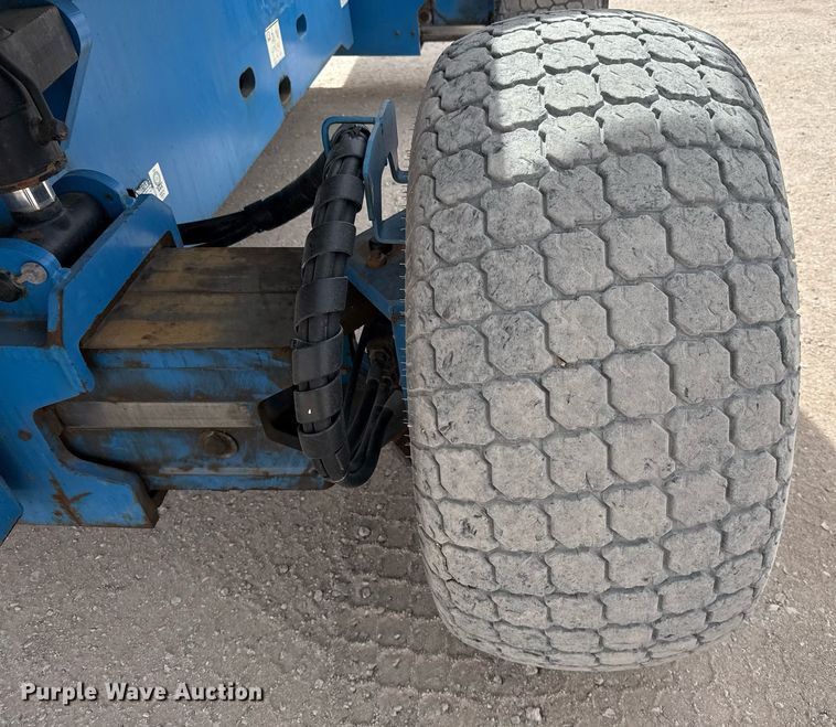 image for item ED5572 2008 Genie S-85 boom lift
