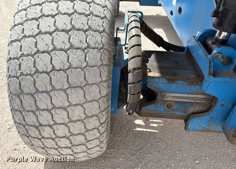 image for item ED5572 2008 Genie S-85 boom lift