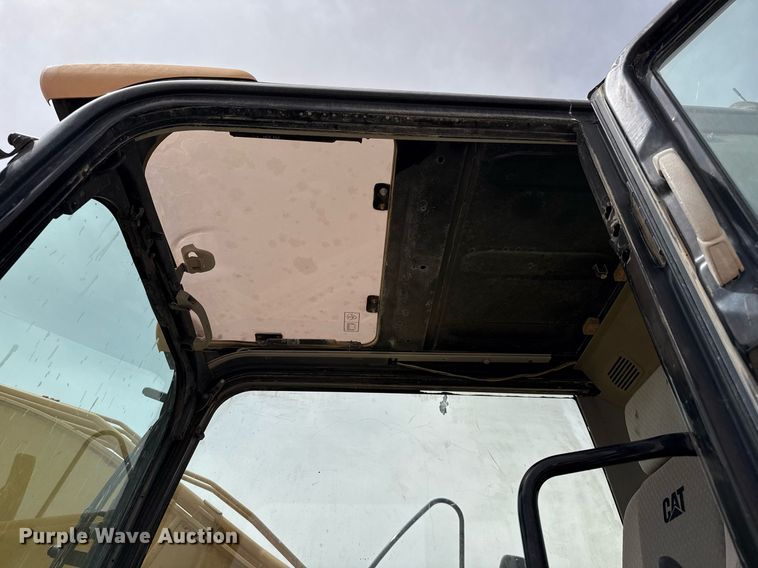 image for item ED5573 2009 Caterpillar 320D L excavator