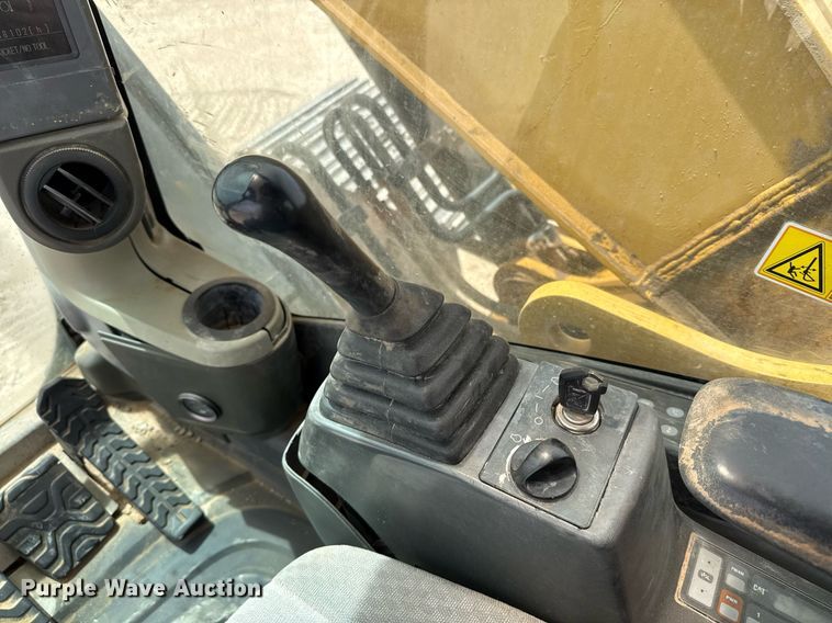 image for item ED5573 2009 Caterpillar 320D L excavator