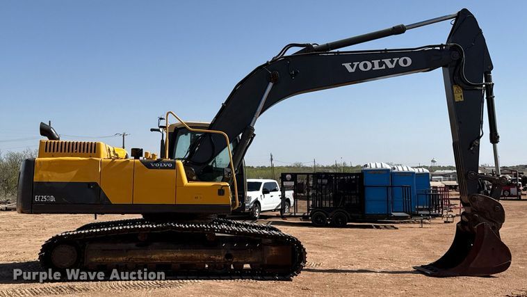 image for item ED5575 2012 Volvo EC250DL excavator