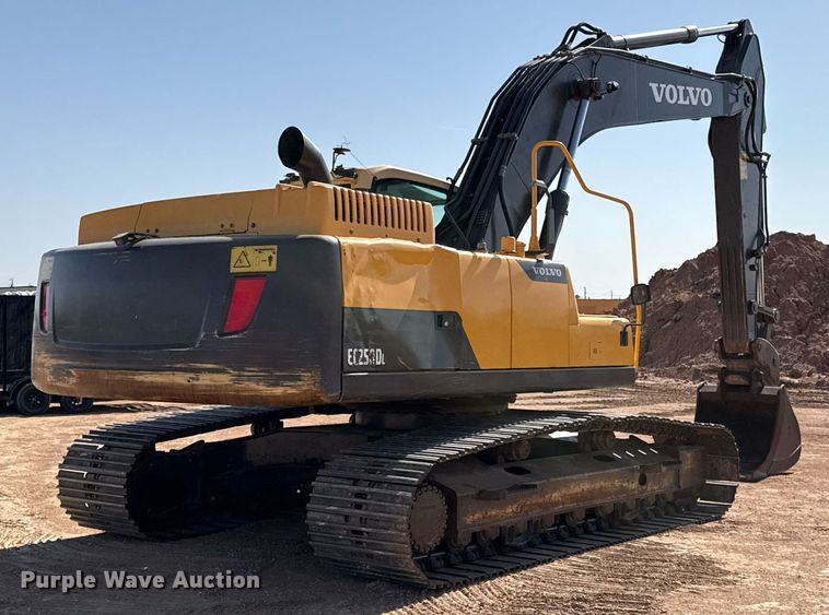 image for item ED5575 2012 Volvo EC250DL excavator