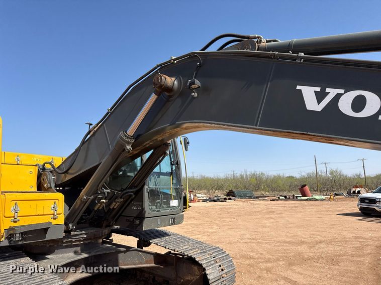 image for item ED5575 2012 Volvo EC250DL excavator