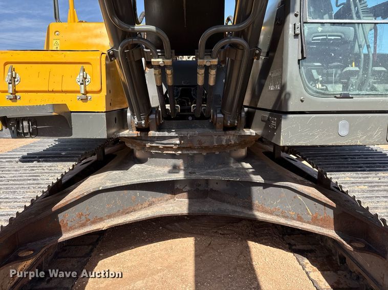 image for item ED5575 2012 Volvo EC250DL excavator