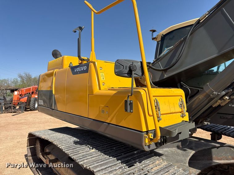 image for item ED5575 2012 Volvo EC250DL excavator