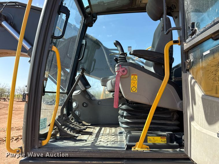 image for item ED5575 2012 Volvo EC250DL excavator