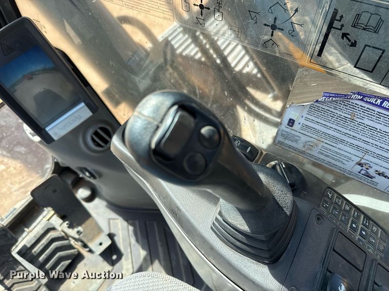 image for item ED5575 2012 Volvo EC250DL excavator