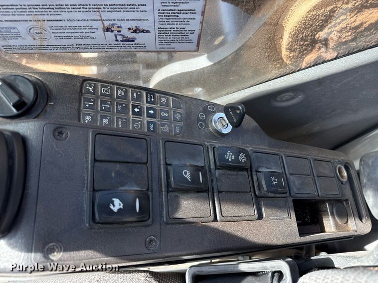 image for item ED5575 2012 Volvo EC250DL excavator