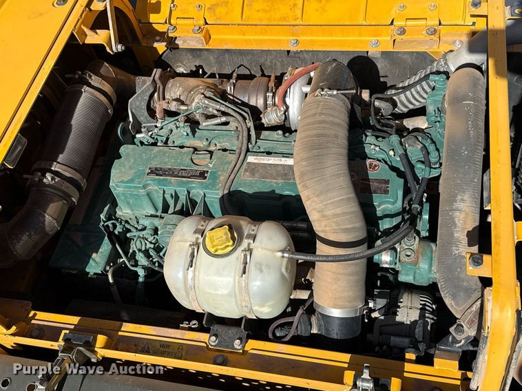 image for item ED5575 2012 Volvo EC250DL excavator