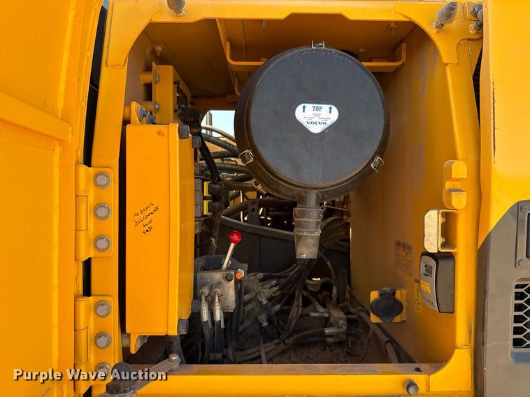 image for item ED5575 2012 Volvo EC250DL excavator