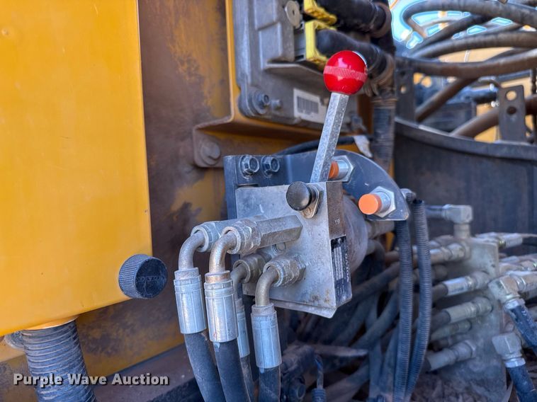 image for item ED5575 2012 Volvo EC250DL excavator