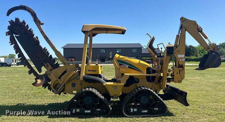 image for item EF2996 2010 Vermeer RTX750 trencher