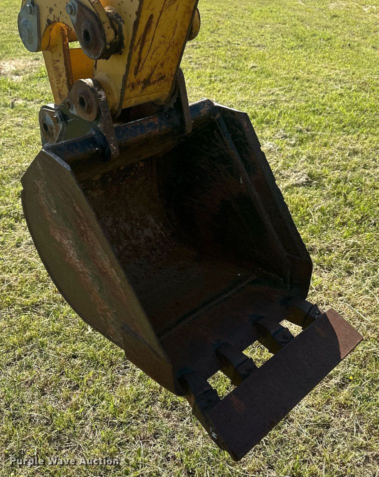 image for item EF2996 2010 Vermeer RTX750 trencher