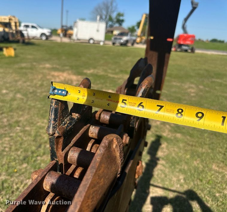 image for item EF2996 2010 Vermeer RTX750 trencher