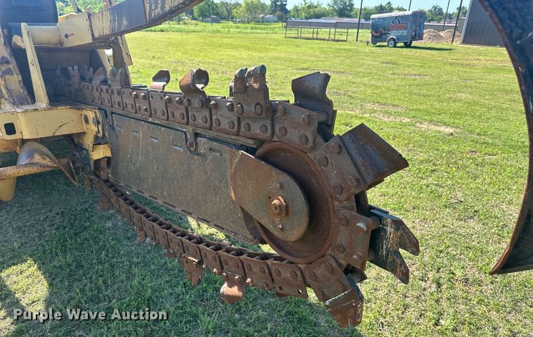 image for item EF2996 2010 Vermeer RTX750 trencher