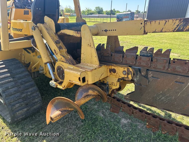 image for item EF2996 2010 Vermeer RTX750 trencher