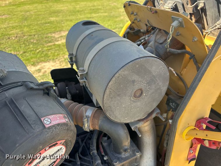 image for item EF2996 2010 Vermeer RTX750 trencher