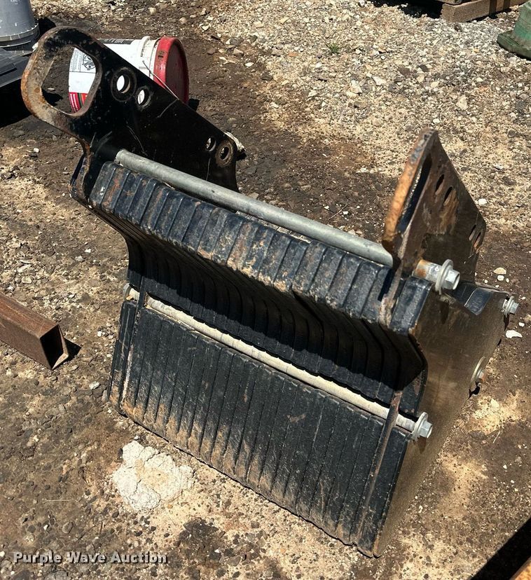 image for item EF2996 2010 Vermeer RTX750 trencher