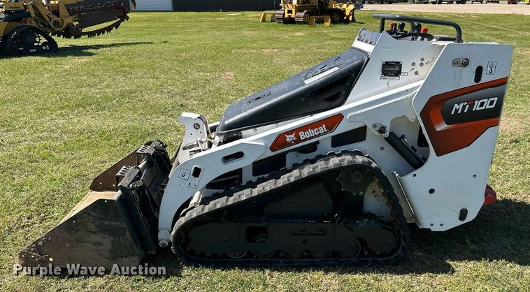 image for item EF2998 2022 Bobcat MT100 compact utility loader