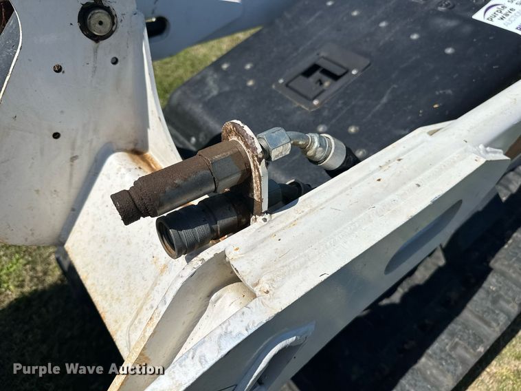 image for item EF2998 2022 Bobcat MT100 compact utility loader