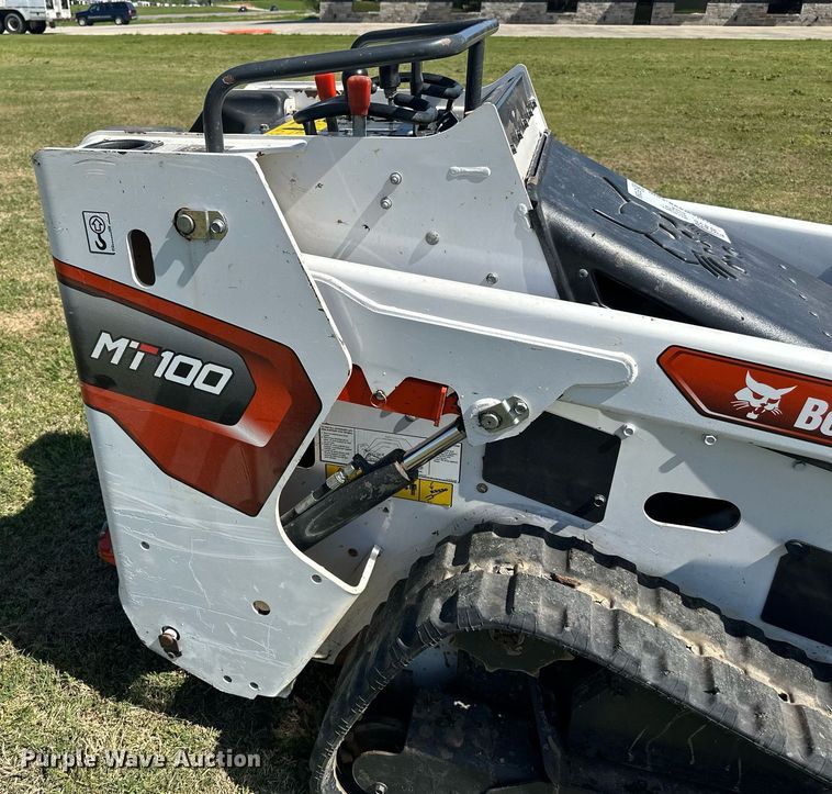 image for item EF2998 2022 Bobcat MT100 compact utility loader