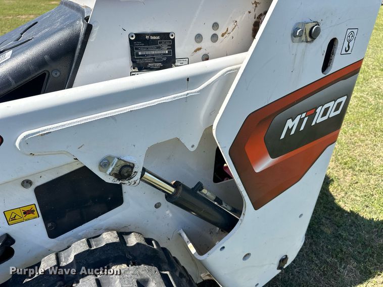 image for item EF2998 2022 Bobcat MT100 compact utility loader