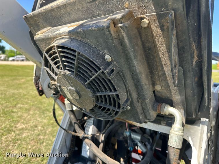 image for item EF2998 2022 Bobcat MT100 compact utility loader