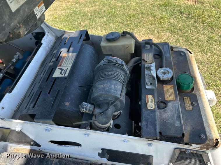 image for item EF2998 2022 Bobcat MT100 compact utility loader